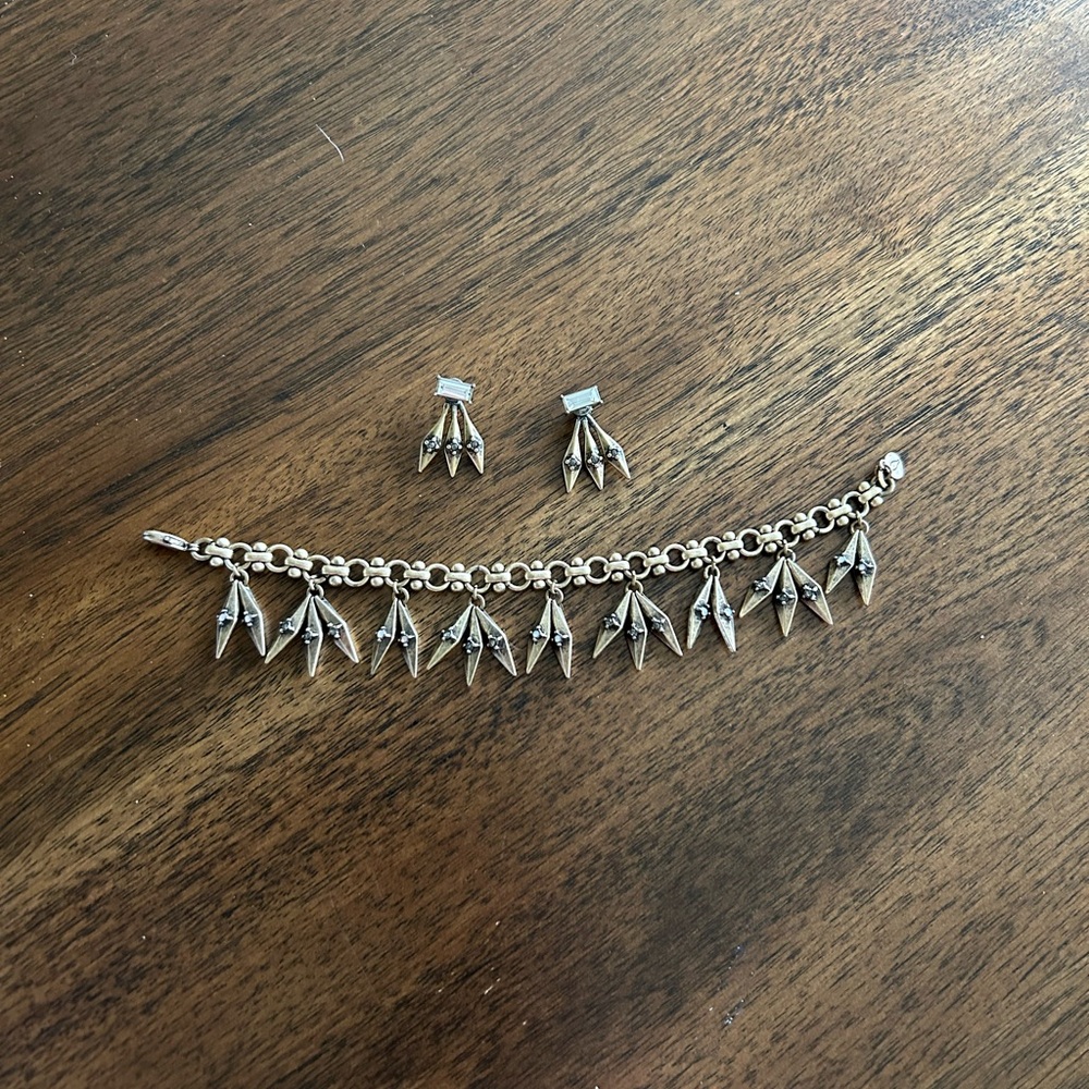 Chloe + Isabel Adventine Jewelry Set
